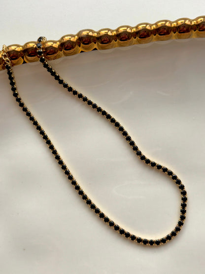 "Black Chocker”