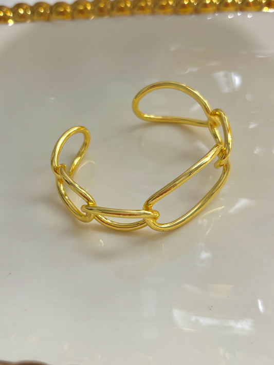 “Curves bracelet”